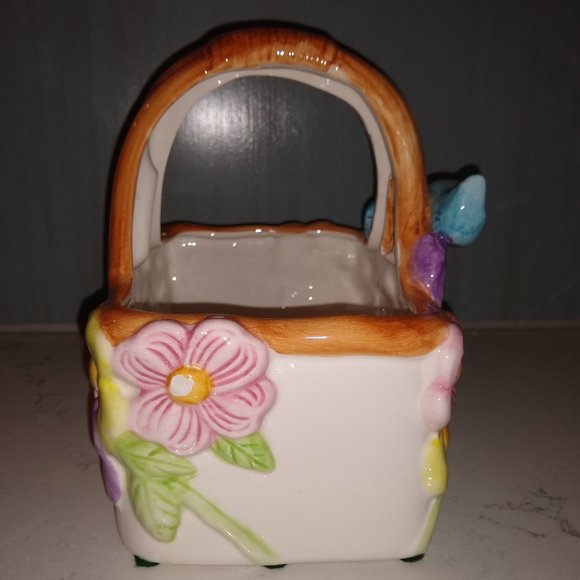 Ceramic Summer Basket - Picture 4 of 7